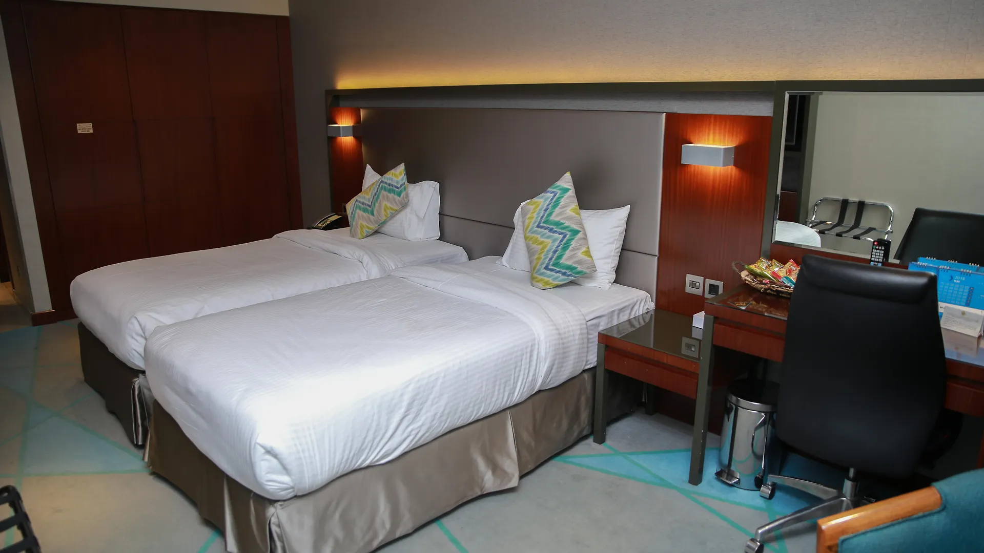 Versailles By Vieras Hotel Dubai