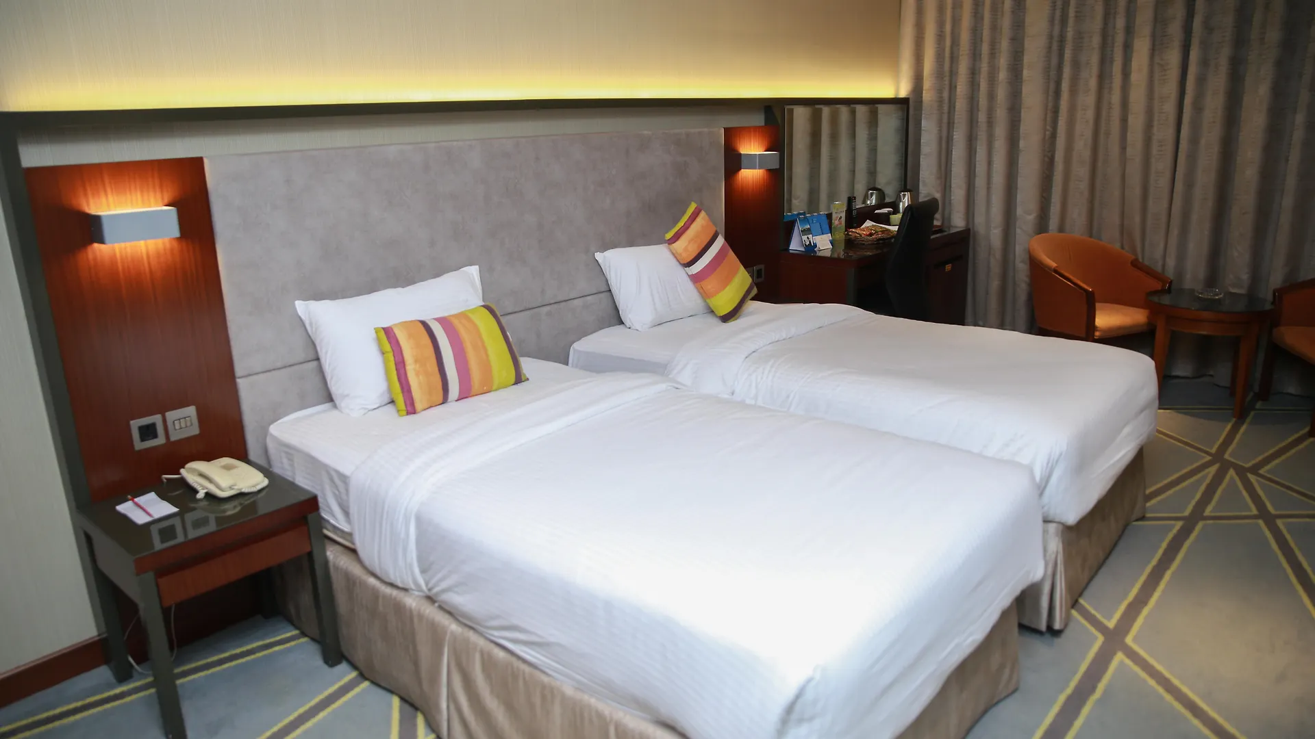 ****  Versailles By Vieras Hotel Dubai Emirados Árabes Unidos