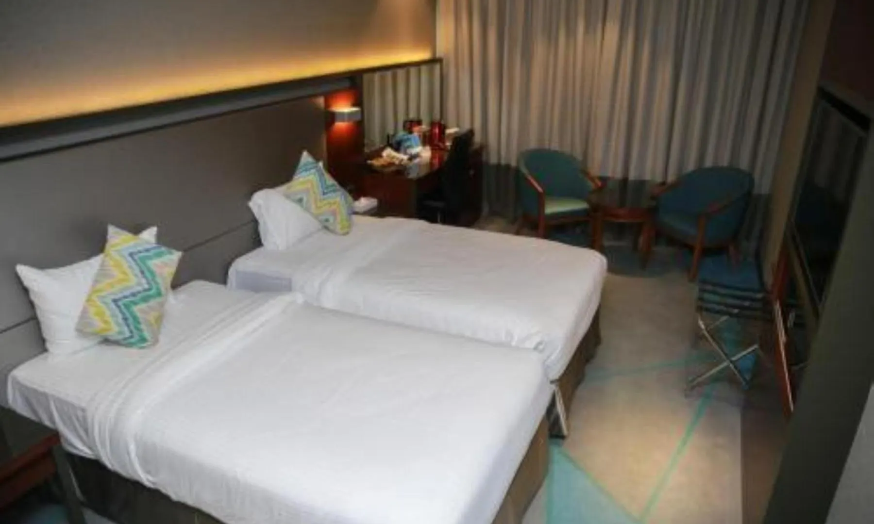 Versailles By Vieras Hotel Dubai 4*,