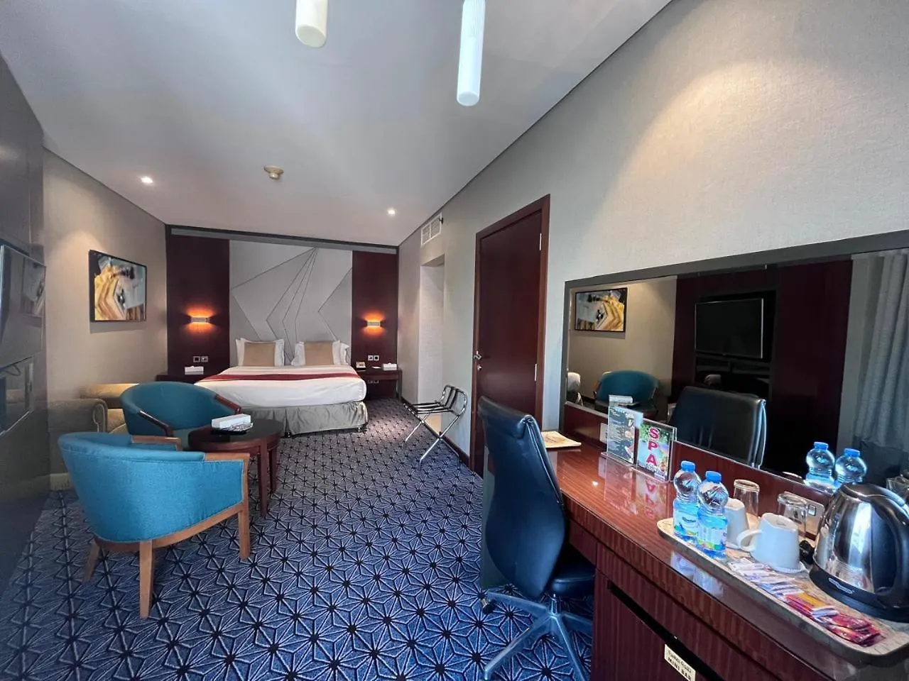 Versailles By Vieras Hotel Dubai